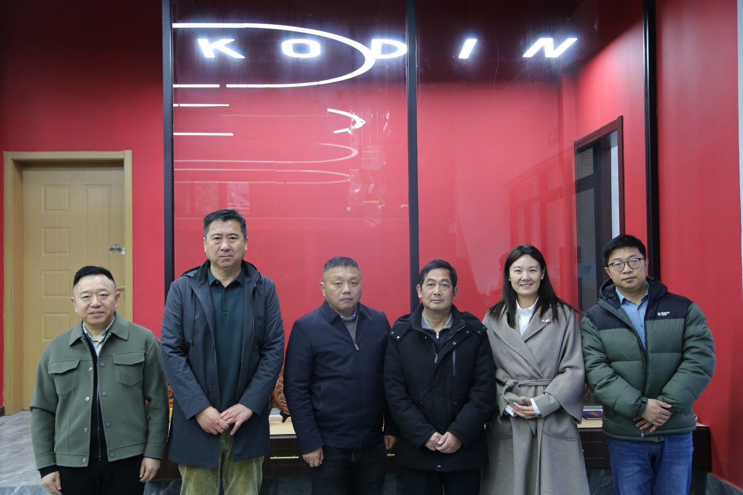 中國國際科技促進會涂層防腐技術(shù)創(chuàng)新分會秘書長 殷巖勤一行來公司指導調(diào)研